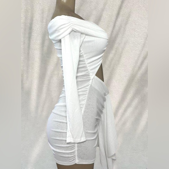White Ruched Cut-Out Mini Dress 🤍 Off-Shoulder Bodycon - Picture 3 of 5